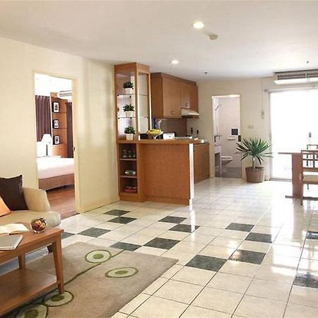 B.U. Place Appartment Bangkok Extérieur photo
